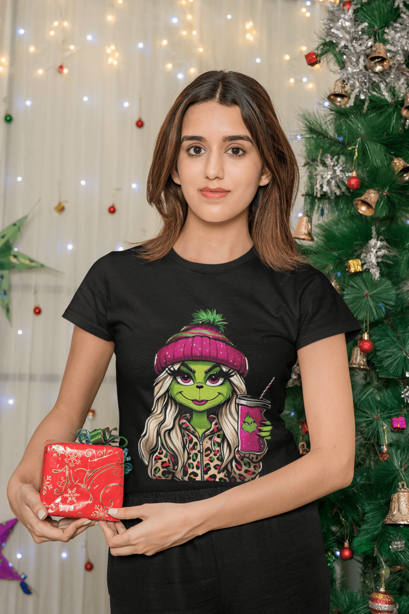 Grinch Women DTF Transfer – Funny Christmas Ready-to-Press Design | Holiday Grinch Shirt Print for Sassy Moms & Festive Queens